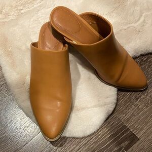 Universal Thread Tan Mules